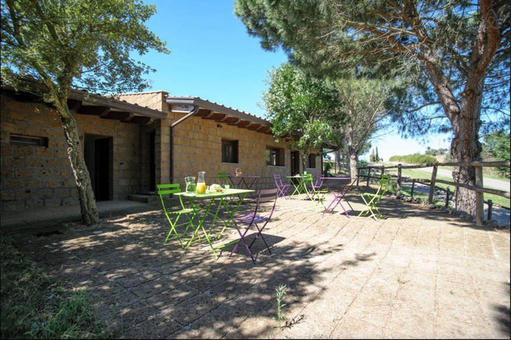 Agriturismo San Giusto Hotel Tuscania Exterior photo